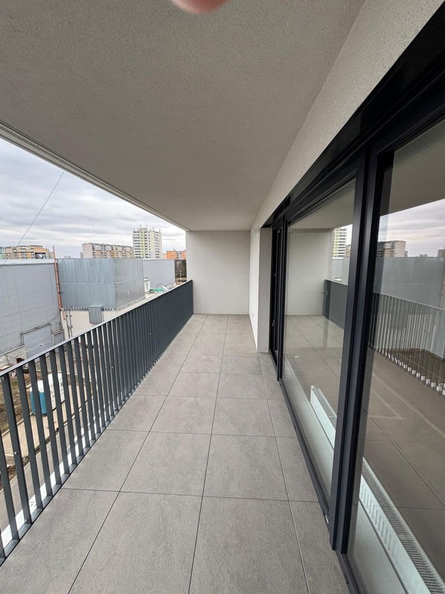 Prenájom bytu 1-izbový 33 m², Tupolevova, Praha, Praha Prenájom bytu 1-izbový 33 m², Tupolevova, Praha, Praha