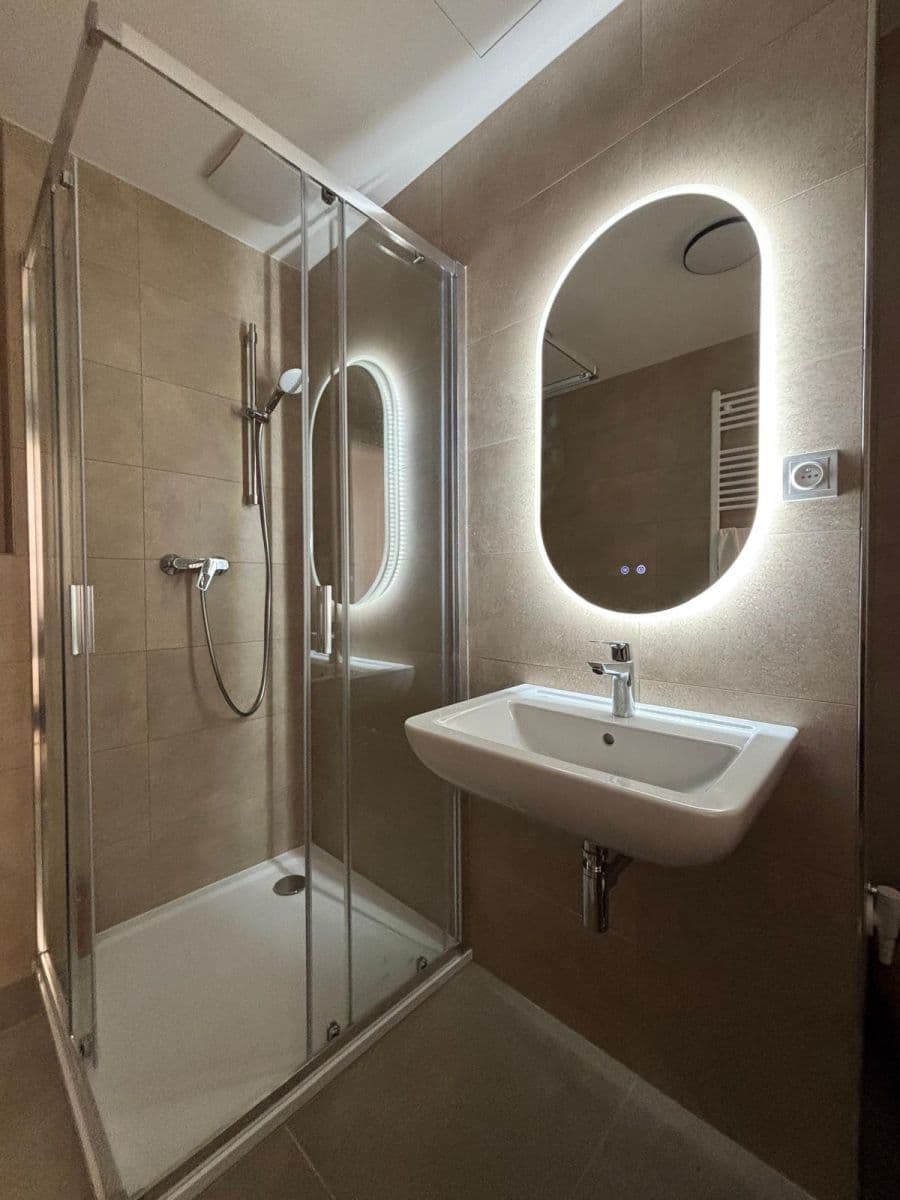 Prenájom bytu 1-izbový 33 m², Tupolevova, Praha, Praha Prenájom bytu 1-izbový 33 m², Tupolevova, Praha, Praha