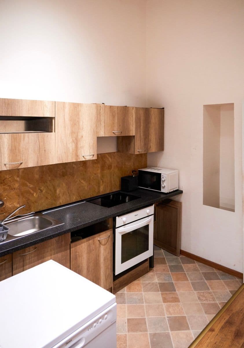 Prenájom bytu 1-izbový 42 m², Husitská, Praha, Praha Prenájom bytu 1-izbový 42 m², Husitská, Praha, Praha