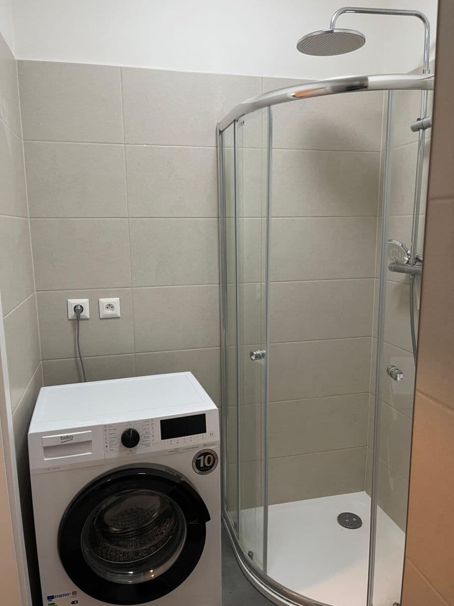 Prenájom bytu 1-izbový 25 m², Písecká, Praha, Praha Prenájom bytu 1-izbový 25 m², Písecká, Praha, Praha