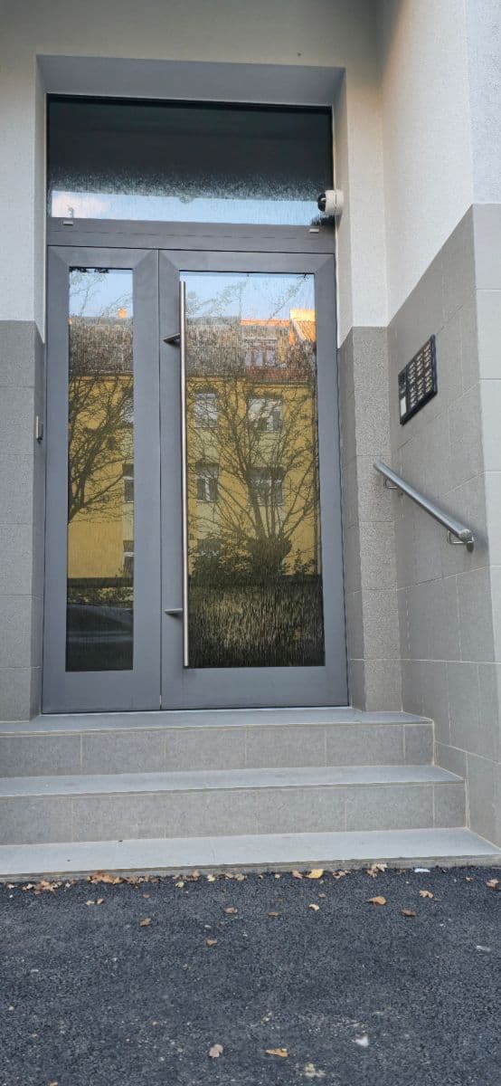 Prenájom bytu 1-izbový 46 m², Zdařilá, Praha, Praha Prenájom bytu 1-izbový 46 m², Zdařilá, Praha, Praha