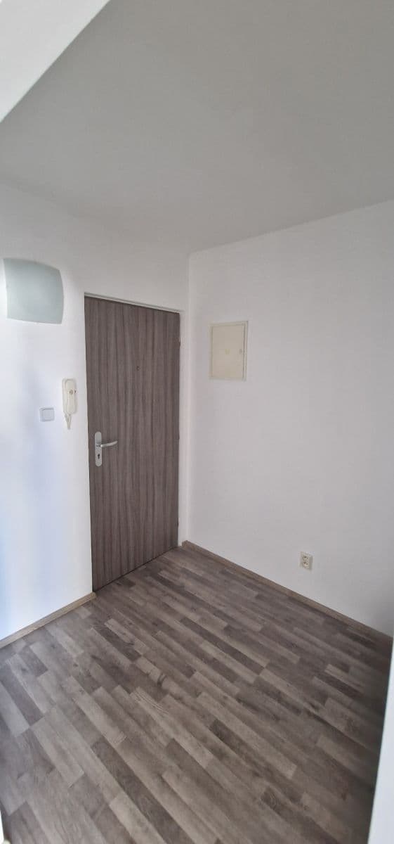 Prenájom bytu 1-izbový 46 m², Zdařilá, Praha, Praha Prenájom bytu 1-izbový 46 m², Zdařilá, Praha, Praha