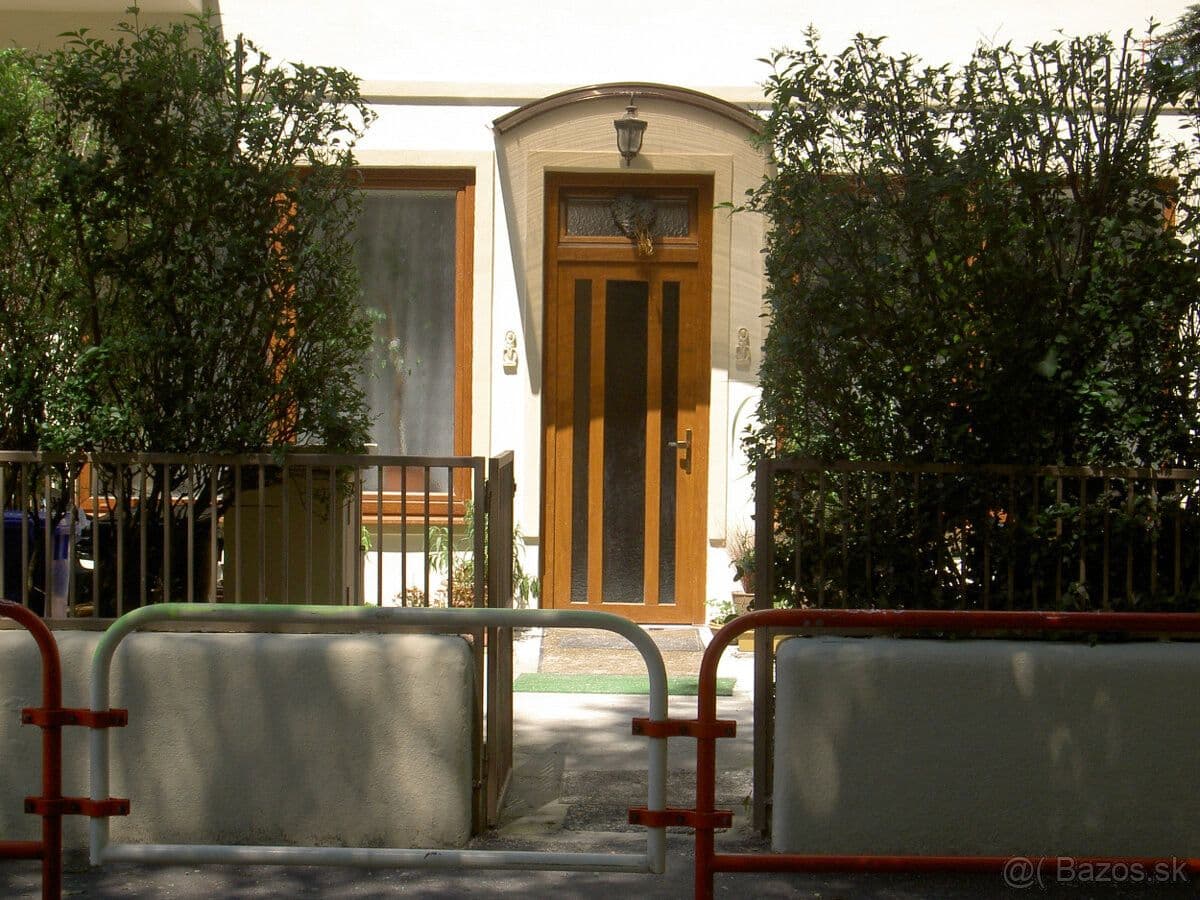 Predaj bytu 4-izbový 243 m², Jedlíkova, Bratislava - mestská časť Staré Mesto, Bratislavský kraj Predaj bytu 4-izbový 243 m², Jedlíkova, Bratislava - mestská časť Staré Mesto, Bratislavský kraj