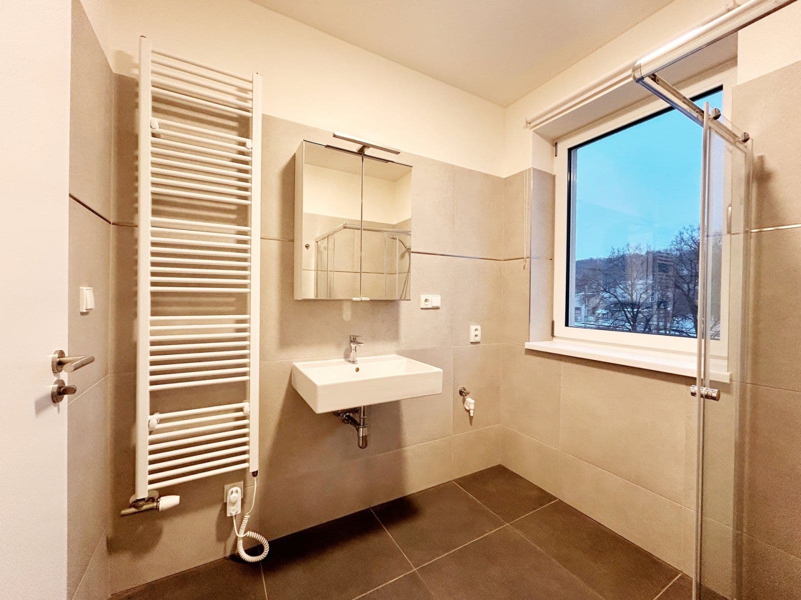 Prenájom bytu 1-izbový 34 m², S. K. Neumanna, Kralupy nad Vltavou, Středočeský kraj Prenájom bytu 1-izbový 34 m², S. K. Neumanna, Kralupy nad Vltavou, Středočeský kraj