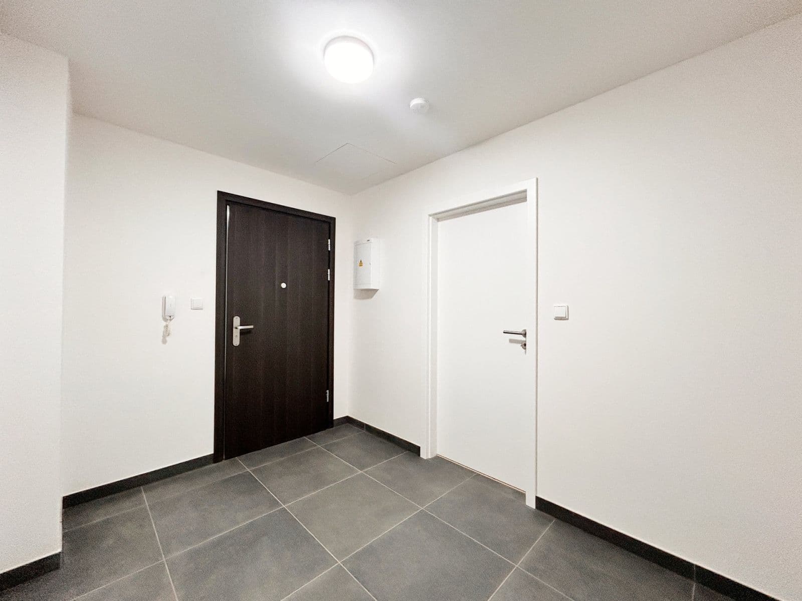 Prenájom bytu 1-izbový 34 m², S. K. Neumanna, Kralupy nad Vltavou, Středočeský kraj Prenájom bytu 1-izbový 34 m², S. K. Neumanna, Kralupy nad Vltavou, Středočeský kraj