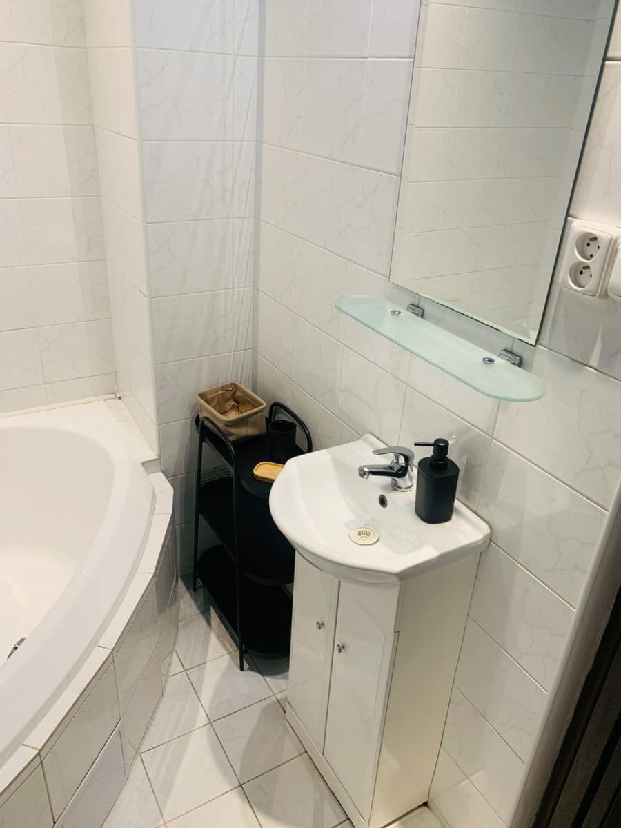 Prenájom bytu 2-izbový 51 m², Kpt. J. Nálepku, Levice, Nitriansky kraj Prenájom bytu 2-izbový 51 m², Kpt. J. Nálepku, Levice, Nitriansky kraj