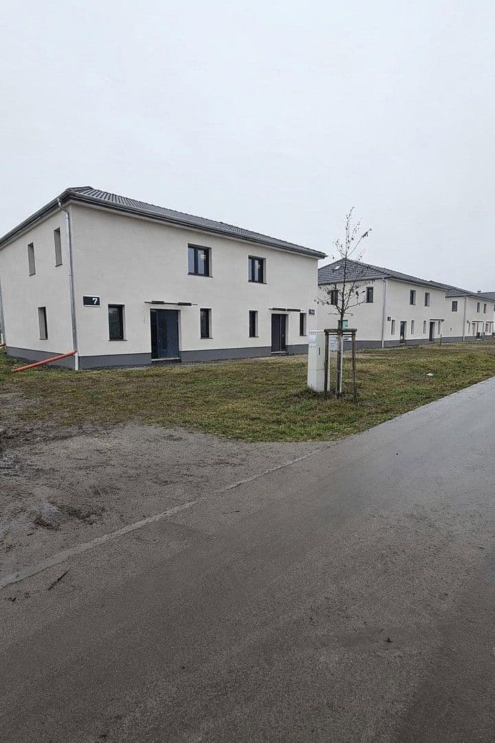 Prenájom domu 138 m², pozemek 350 m², Zossen, Brandenbursko Prenájom domu 138 m², pozemek 350 m², Zossen, Brandenbursko