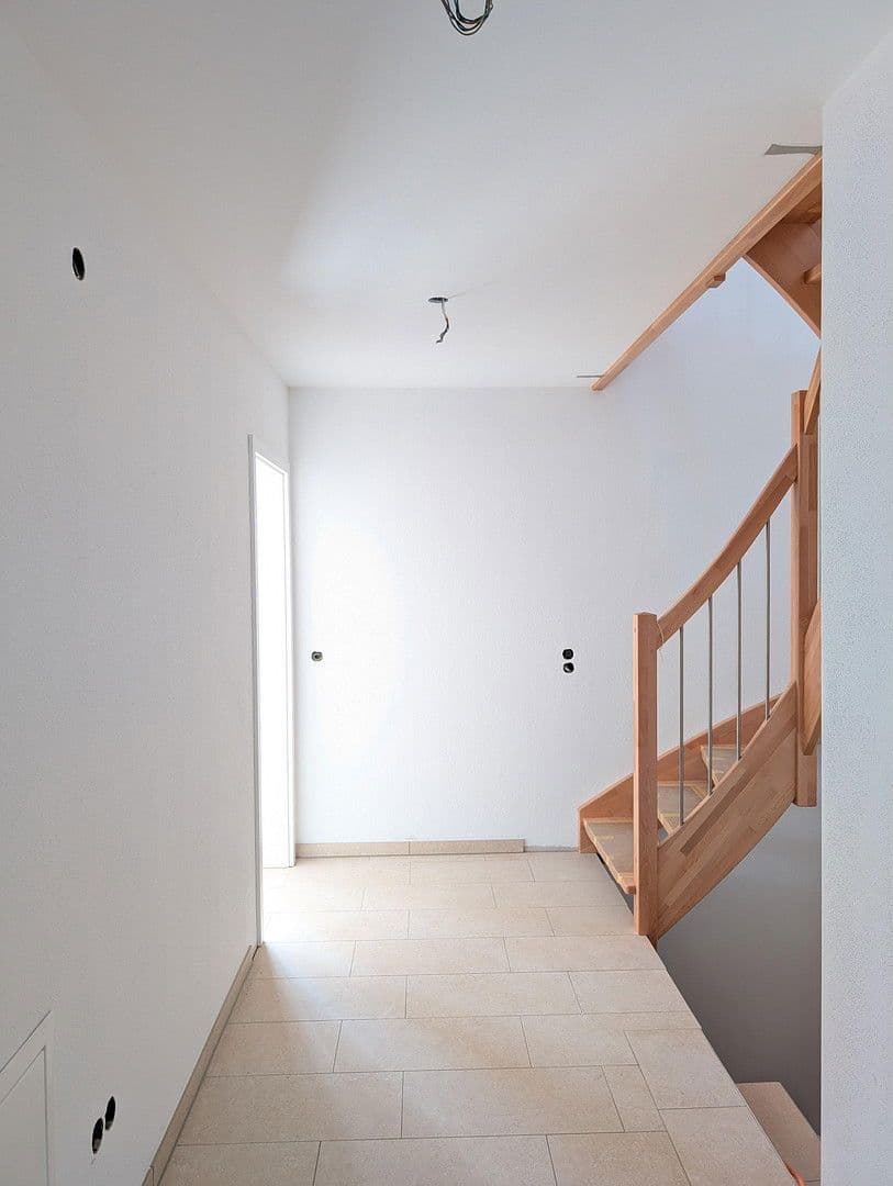 Prenájom domu 153 m², pozemek 684 m², Boschstraße 6, Heldenstein, Bavorsko Prenájom domu 153 m², pozemek 684 m², Boschstraße 6, Heldenstein, Bavorsko