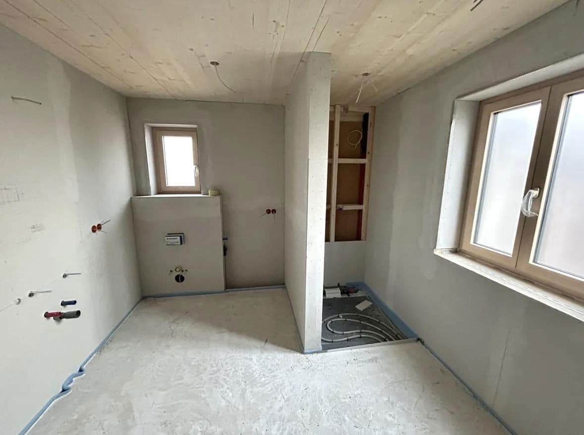 Prenájom bytu 3-izbový 94 m², Hausham, Bavorsko Prenájom bytu 3-izbový 94 m², Hausham, Bavorsko