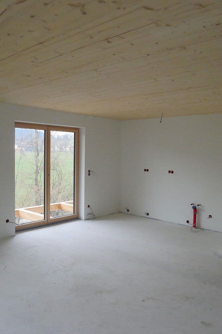 Prenájom bytu 3-izbový 94 m², Hausham, Bavorsko Prenájom bytu 3-izbový 94 m², Hausham, Bavorsko