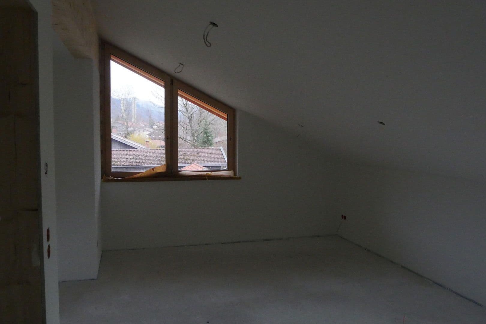 Prenájom bytu 3-izbový 94 m², Hausham, Bavorsko Prenájom bytu 3-izbový 94 m², Hausham, Bavorsko