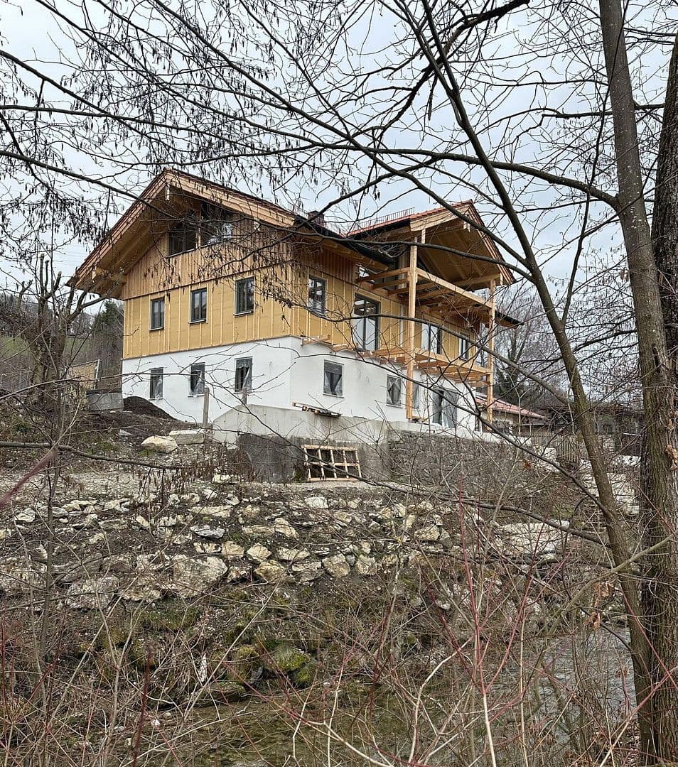 Prenájom bytu 3-izbový 94 m², Hausham, Bavorsko Prenájom bytu 3-izbový 94 m², Hausham, Bavorsko