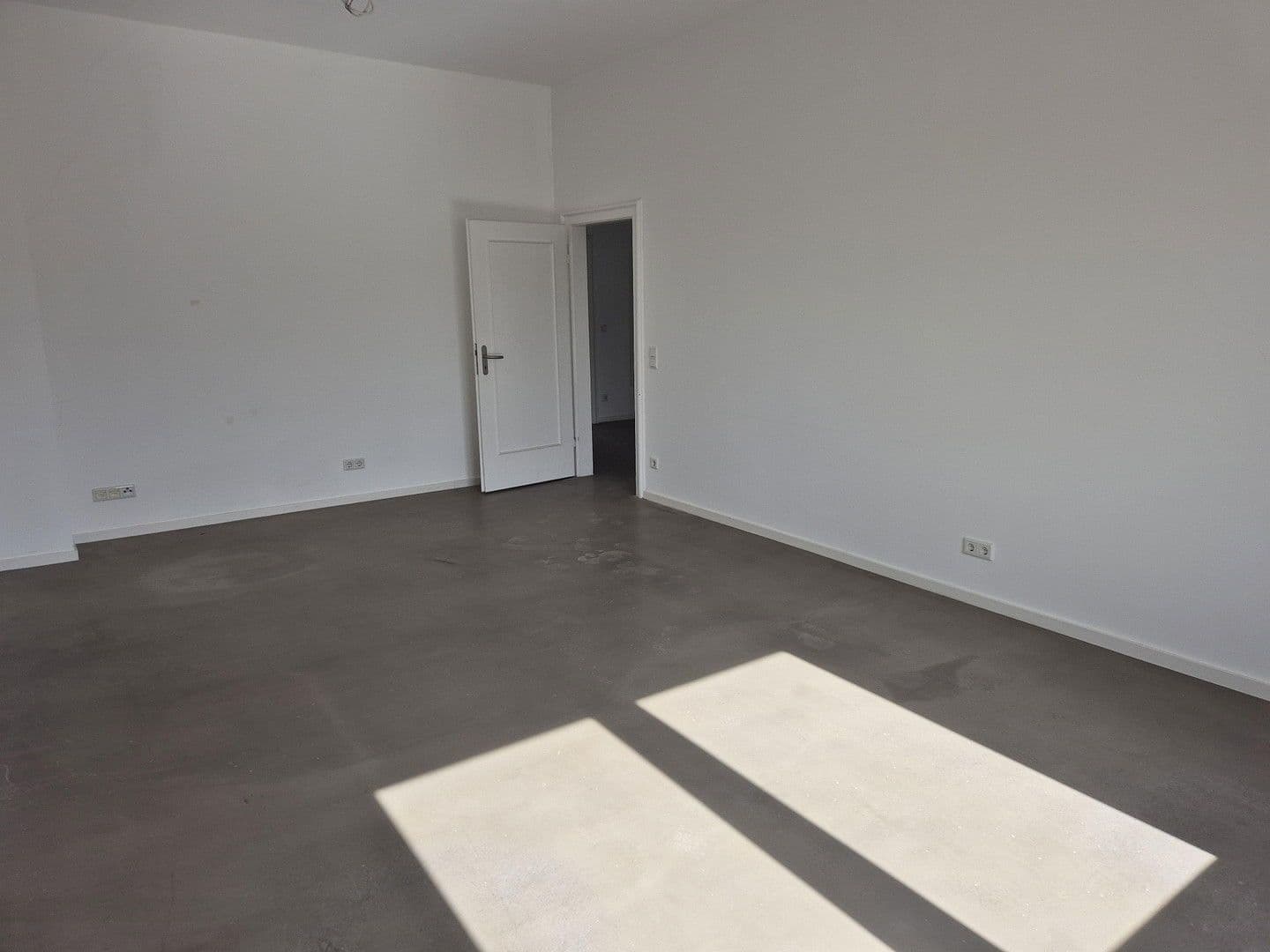 Prenájom kancelárie 600 m², Düsseldorf, Severné Porýnie - Westfálsko Prenájom kancelárie 600 m², Düsseldorf, Severné Porýnie - Westfálsko