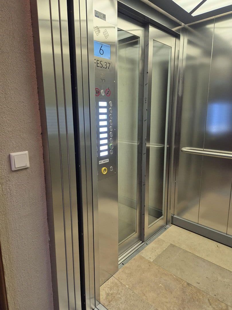 Prenájom kancelárie 600 m², Düsseldorf, Severné Porýnie - Westfálsko Prenájom kancelárie 600 m², Düsseldorf, Severné Porýnie - Westfálsko