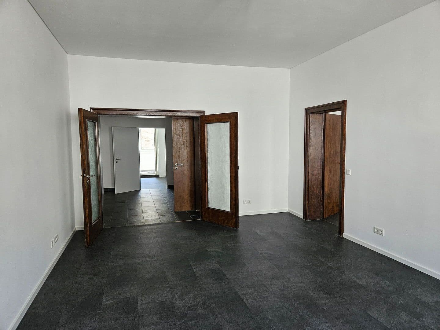 Prenájom kancelárie 600 m², Düsseldorf, Severné Porýnie - Westfálsko Prenájom kancelárie 600 m², Düsseldorf, Severné Porýnie - Westfálsko