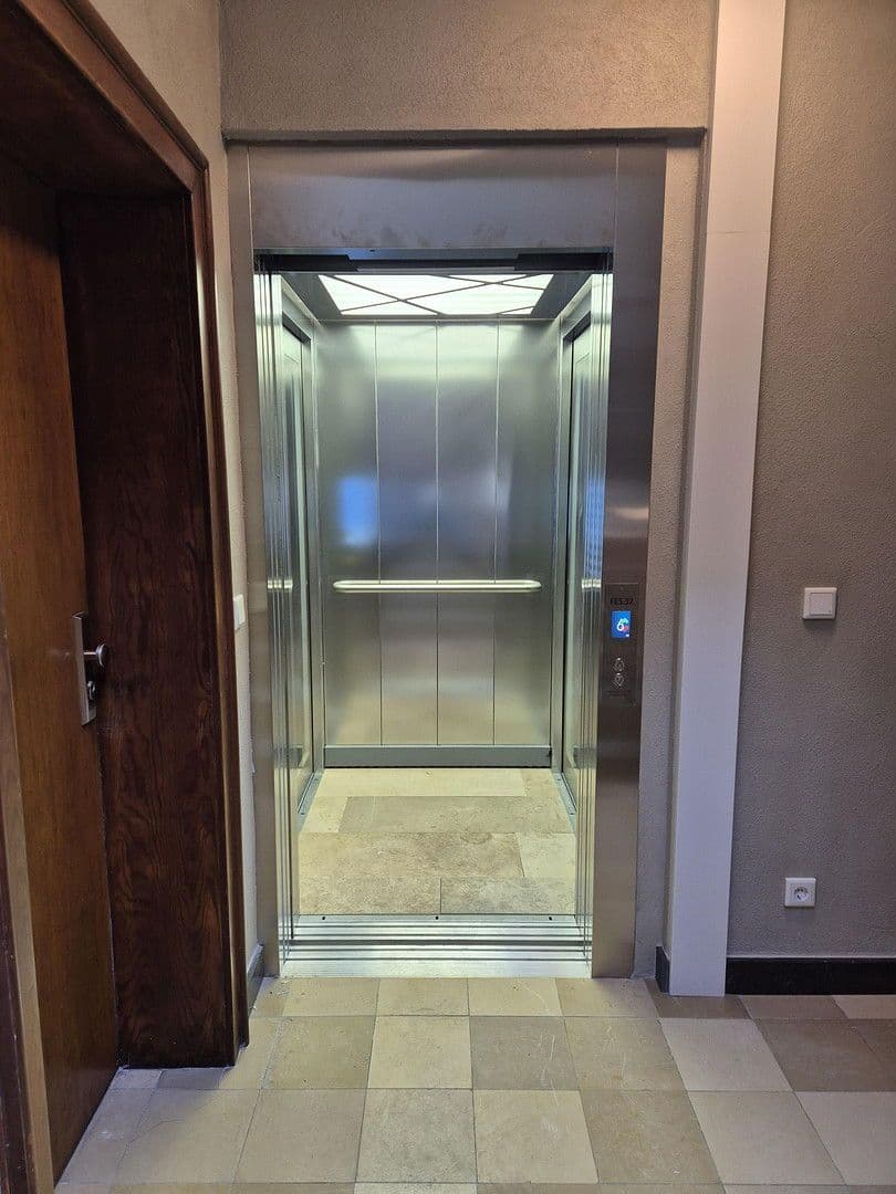 Prenájom kancelárie 600 m², Düsseldorf, Severné Porýnie - Westfálsko Prenájom kancelárie 600 m², Düsseldorf, Severné Porýnie - Westfálsko