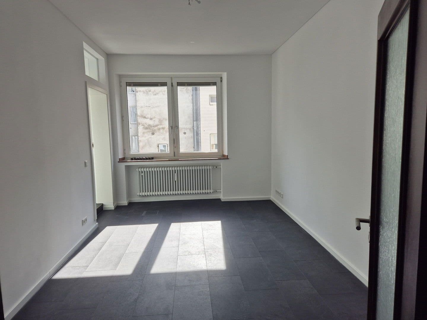 Prenájom kancelárie 600 m², Düsseldorf, Severné Porýnie - Westfálsko Prenájom kancelárie 600 m², Düsseldorf, Severné Porýnie - Westfálsko