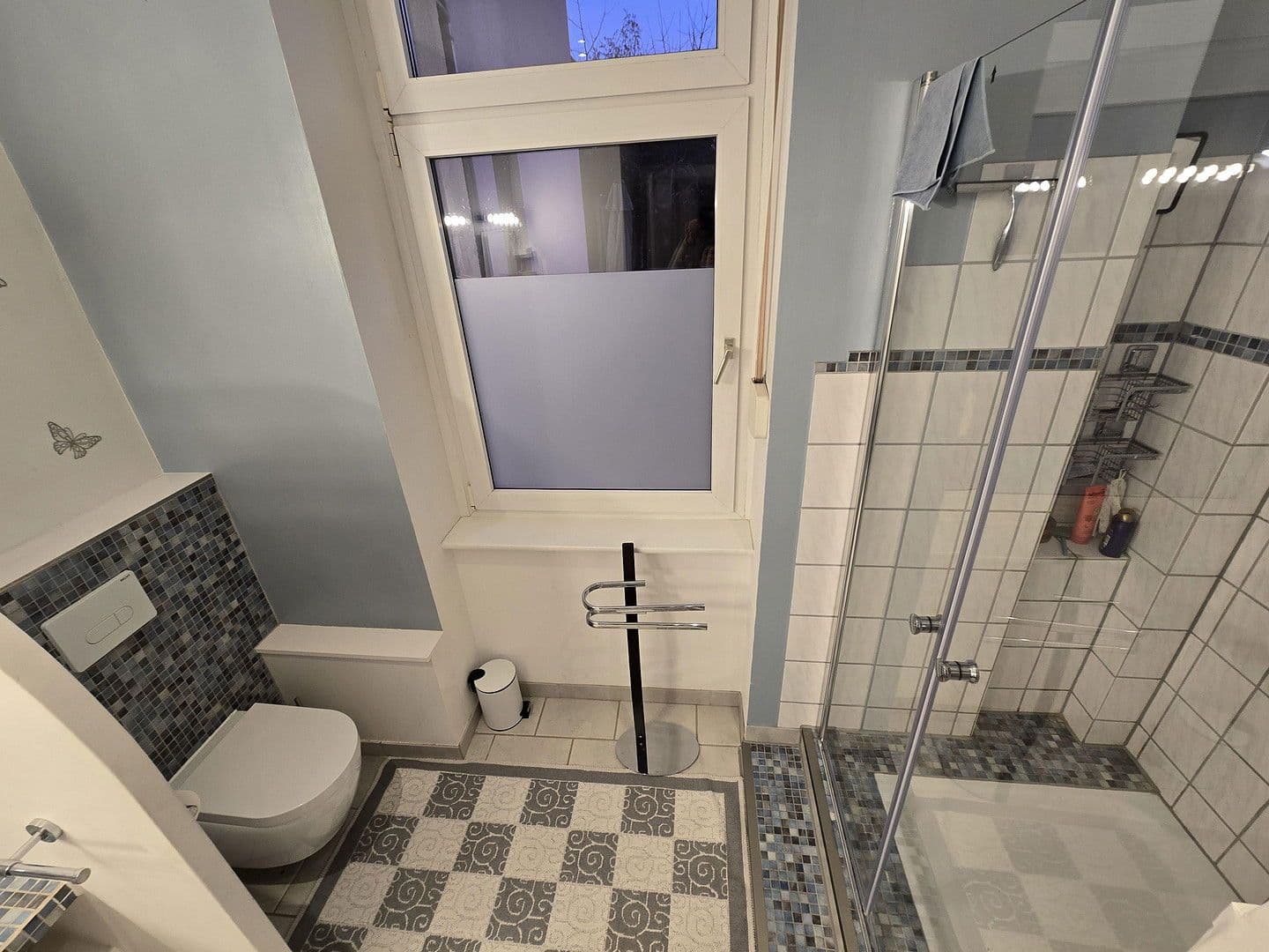 Prenájom bytu 4-izbový 120 m², Berlin, Berlín Prenájom bytu 4-izbový 120 m², Berlin, Berlín