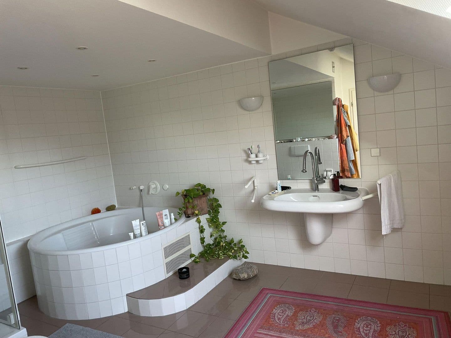 Prenájom domu 210 m², pozemek 500 m², Isernhagen, Dolné Sasko Prenájom domu 210 m², pozemek 500 m², Isernhagen, Dolné Sasko