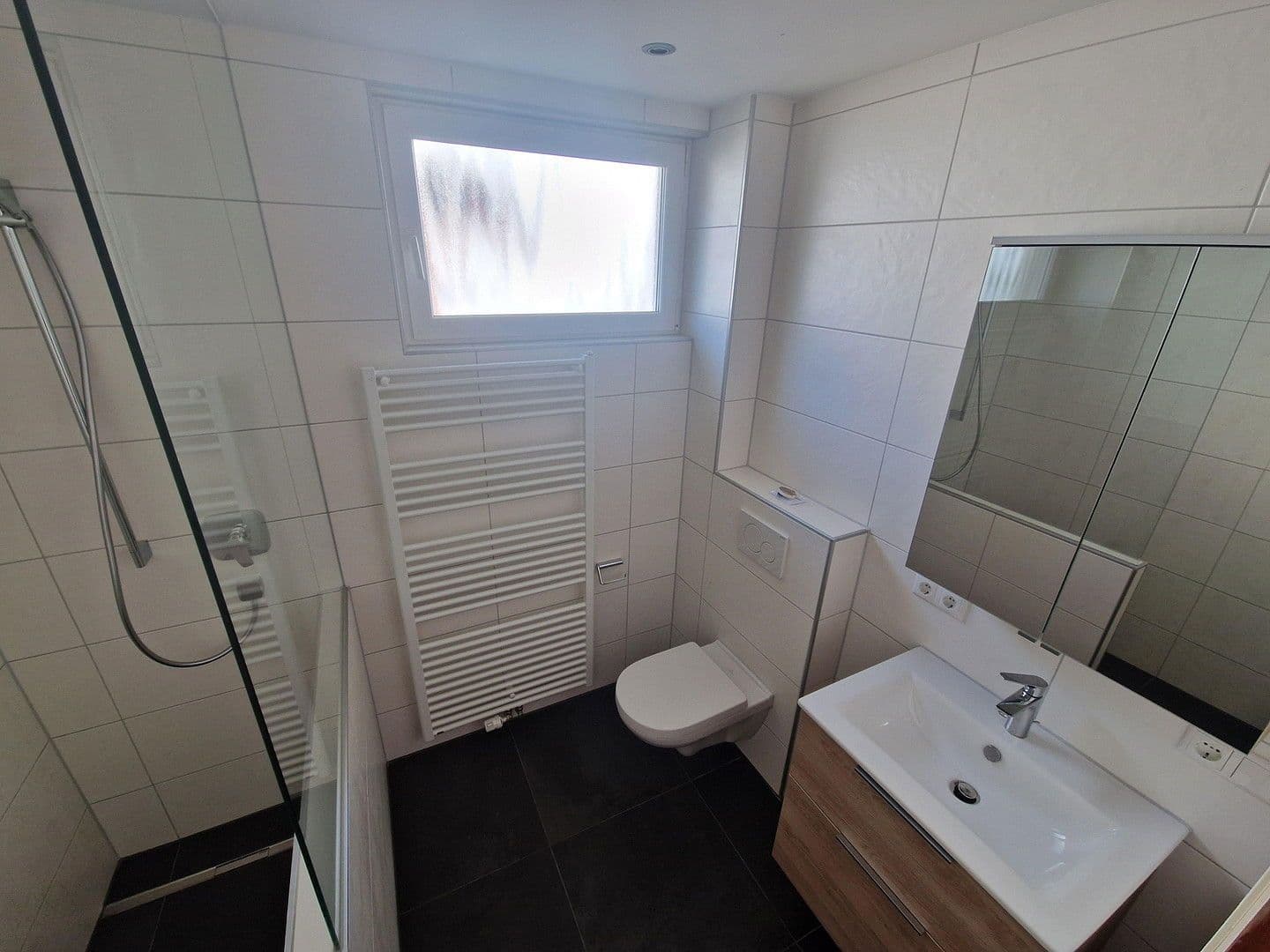 Prenájom bytu 3-izbový 73 m², Neckarsteinach, Hesensko Prenájom bytu 3-izbový 73 m², Neckarsteinach, Hesensko