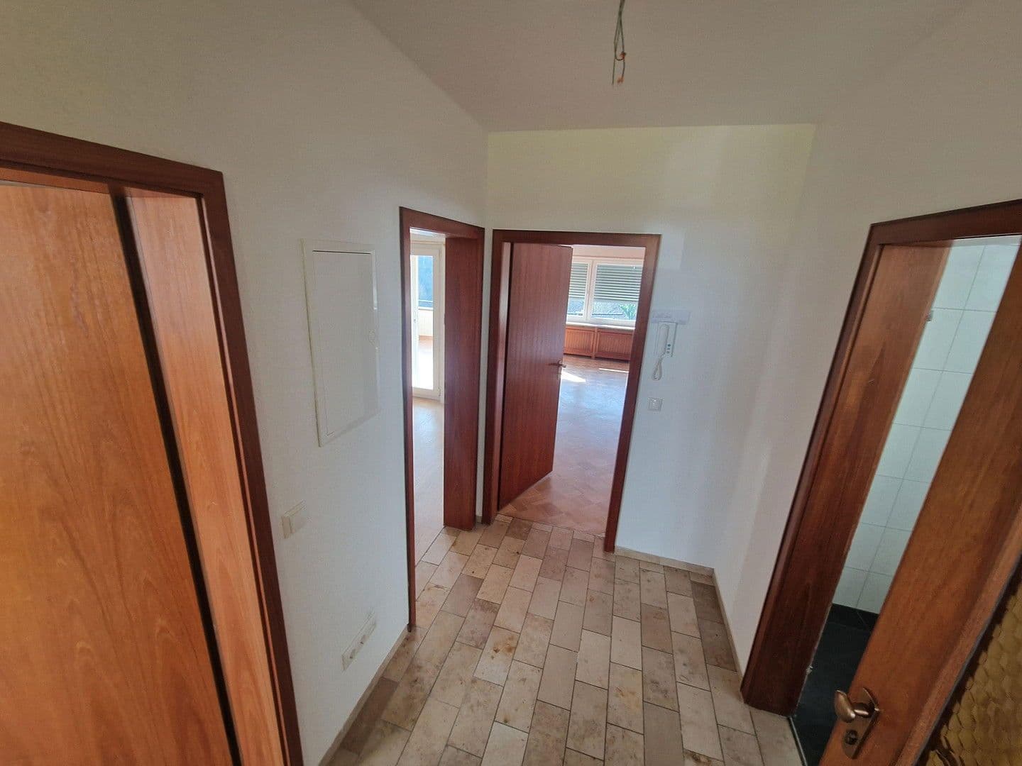 Prenájom bytu 3-izbový 73 m², Neckarsteinach, Hesensko Prenájom bytu 3-izbový 73 m², Neckarsteinach, Hesensko