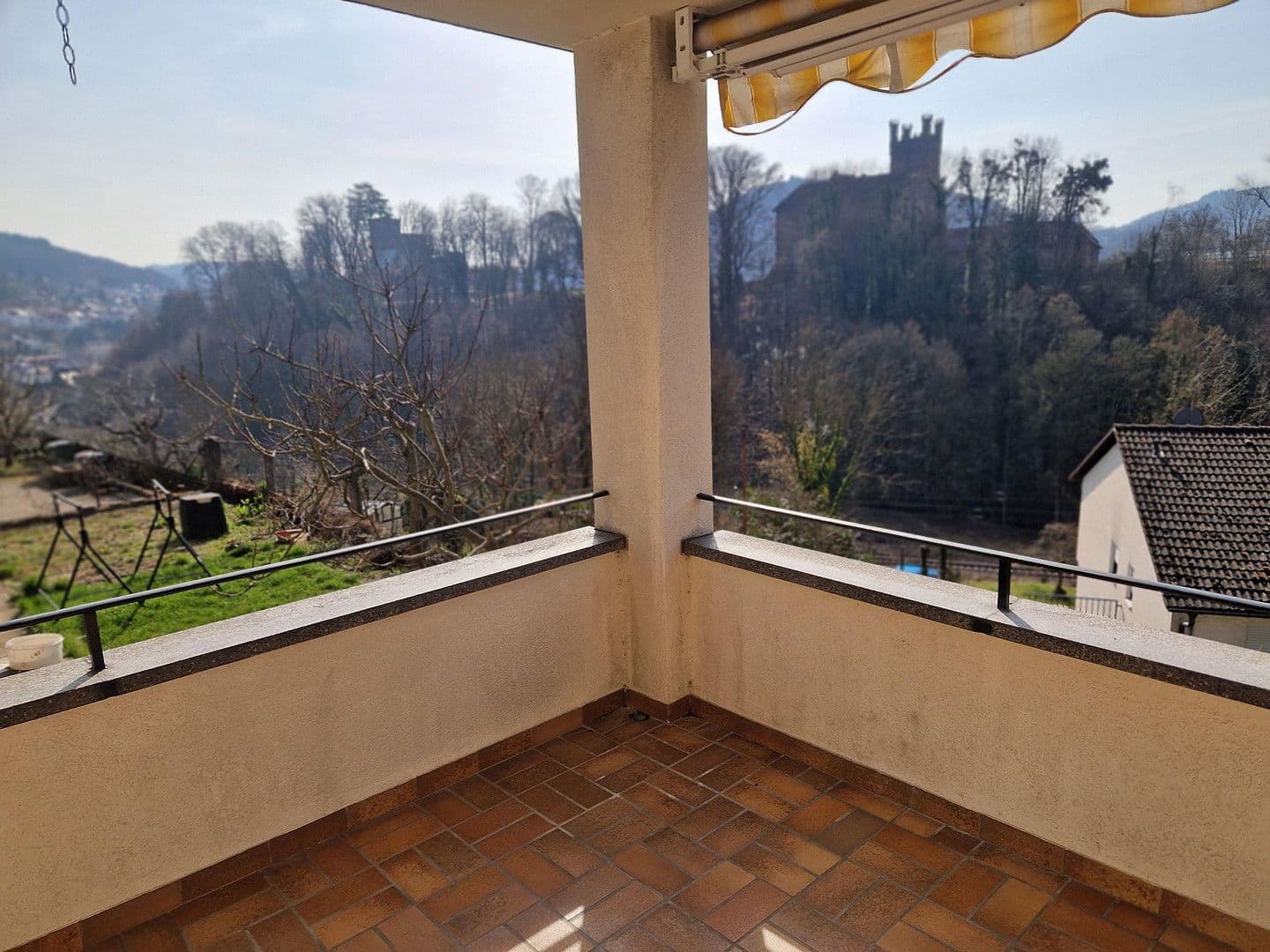 Prenájom bytu 3-izbový 73 m², Neckarsteinach, Hesensko Prenájom bytu 3-izbový 73 m², Neckarsteinach, Hesensko