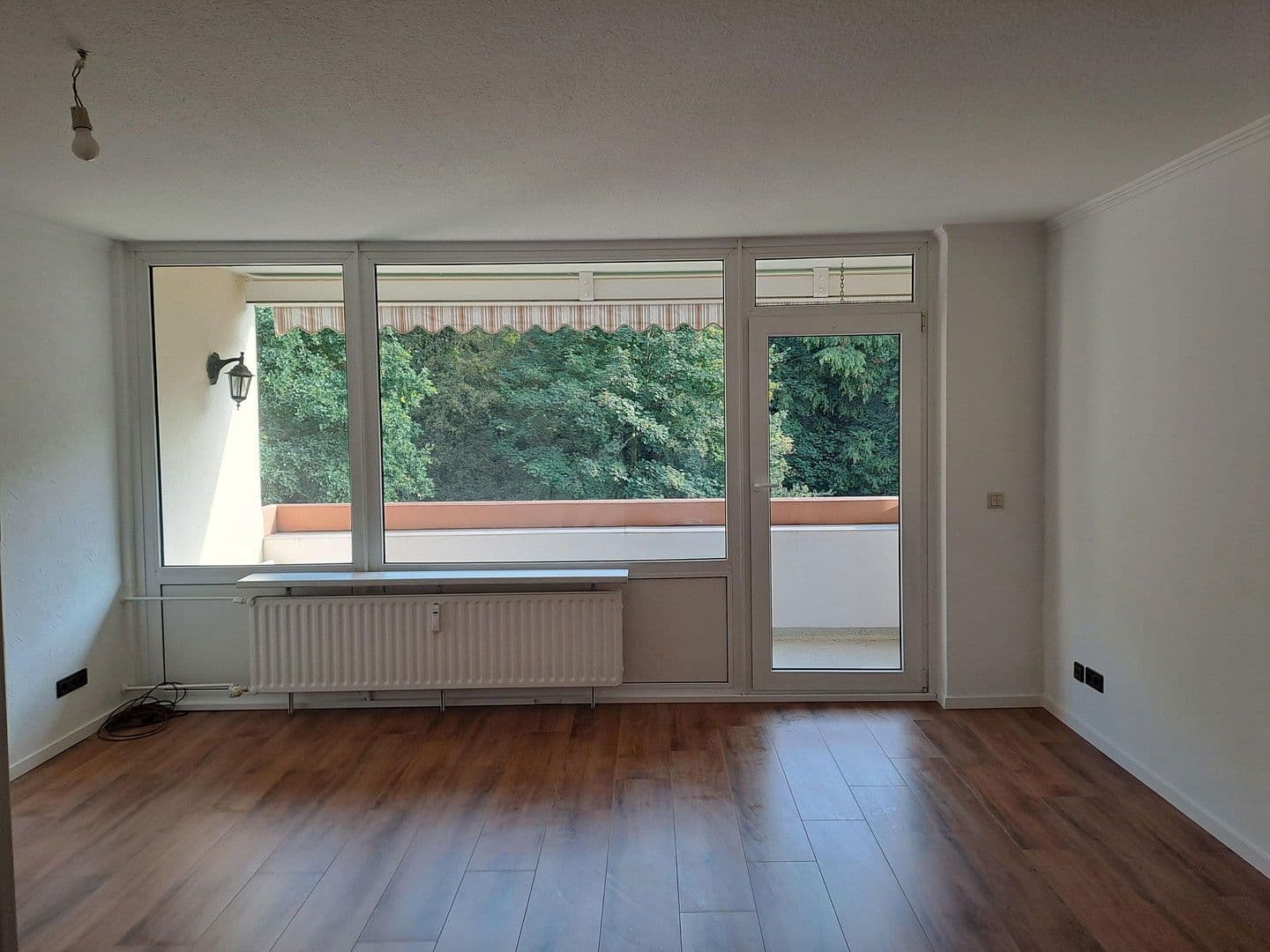 Prenájom bytu 3-izbový 87 m², Bremen, Brémy Prenájom bytu 3-izbový 87 m², Bremen, Brémy