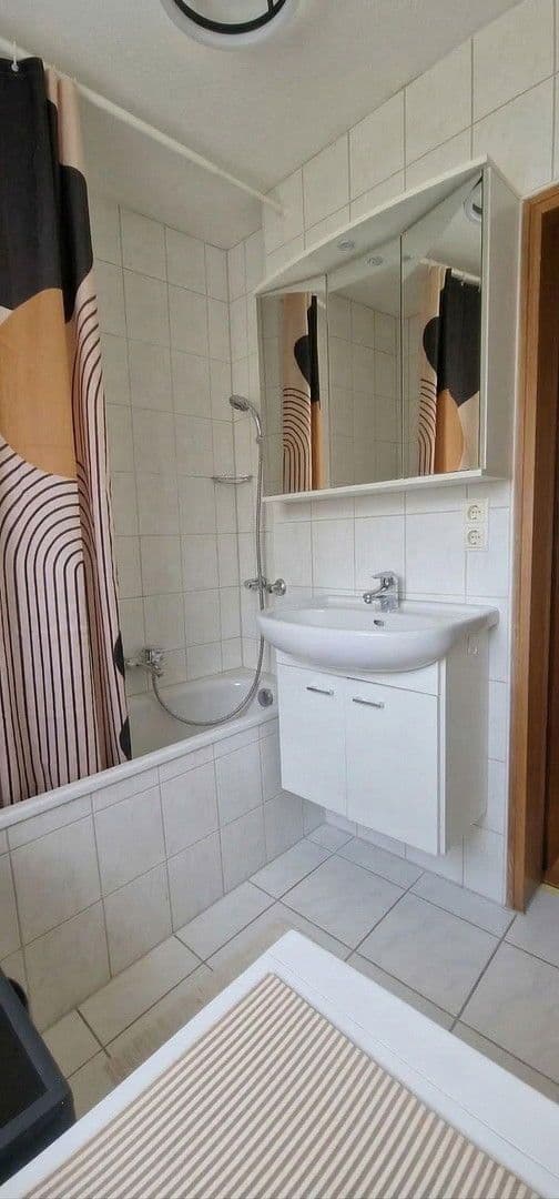 Prenájom bytu 3-izbový 70 m², Nordbahnstr. 99, Kaiserslautern, Porýnie-Falcko Prenájom bytu 3-izbový 70 m², Nordbahnstr. 99, Kaiserslautern, Porýnie-Falcko