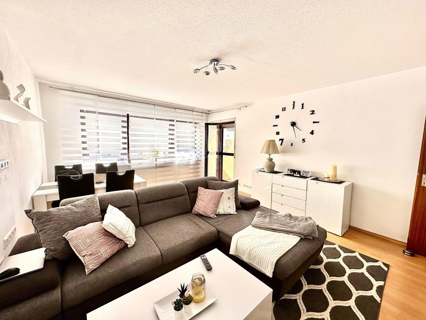 Prenájom bytu 3-izbový 70 m², Nordbahnstr. 99, Kaiserslautern, Porýnie-Falcko Prenájom bytu 3-izbový 70 m², Nordbahnstr. 99, Kaiserslautern, Porýnie-Falcko