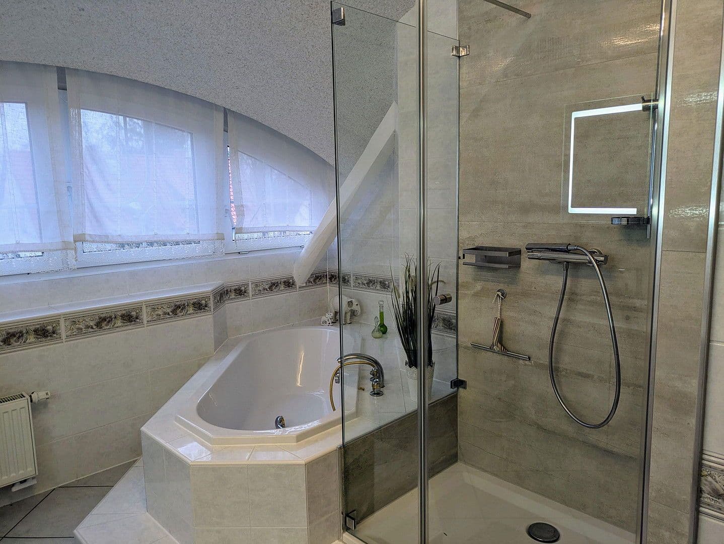 Predaj domu 140 m², pozemek 801 m², Cottbus, Brandenbursko Predaj domu 140 m², pozemek 801 m², Cottbus, Brandenbursko