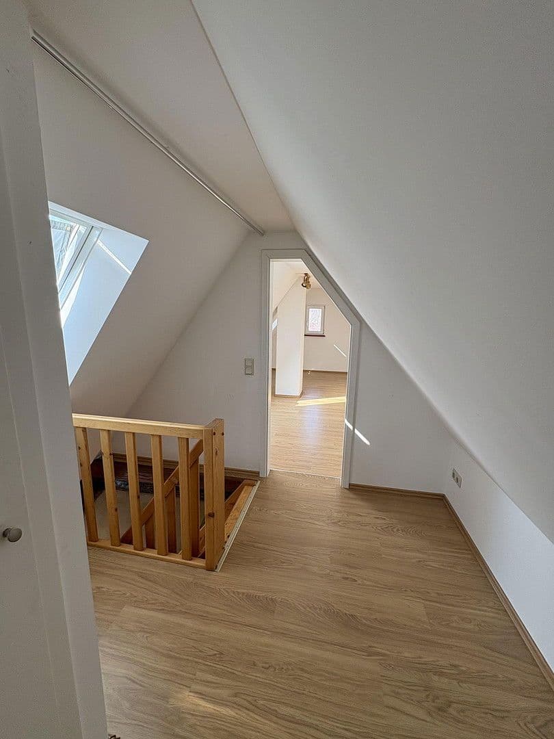 Prenájom domu 175 m², pozemek 500 m², Gundelsheim, Bavorsko Prenájom domu 175 m², pozemek 500 m², Gundelsheim, Bavorsko