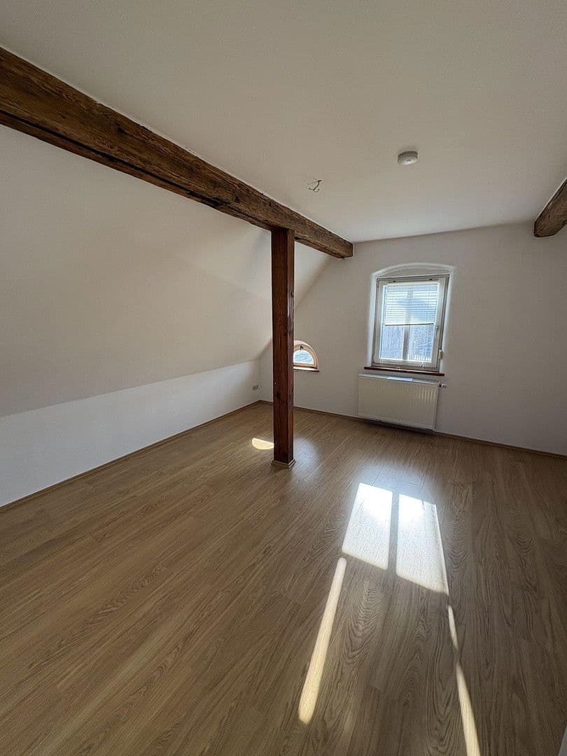 Prenájom domu 175 m², pozemek 500 m², Gundelsheim, Bavorsko Prenájom domu 175 m², pozemek 500 m², Gundelsheim, Bavorsko