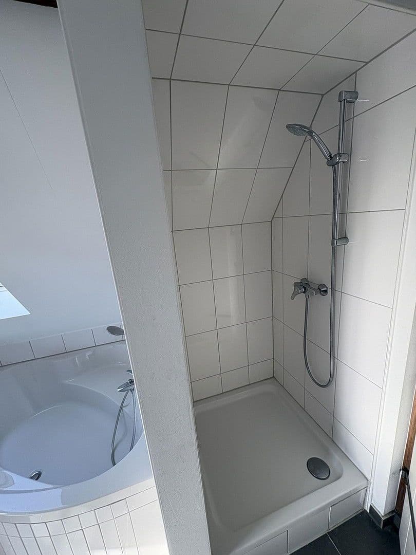 Prenájom domu 175 m², pozemek 500 m², Gundelsheim, Bavorsko Prenájom domu 175 m², pozemek 500 m², Gundelsheim, Bavorsko