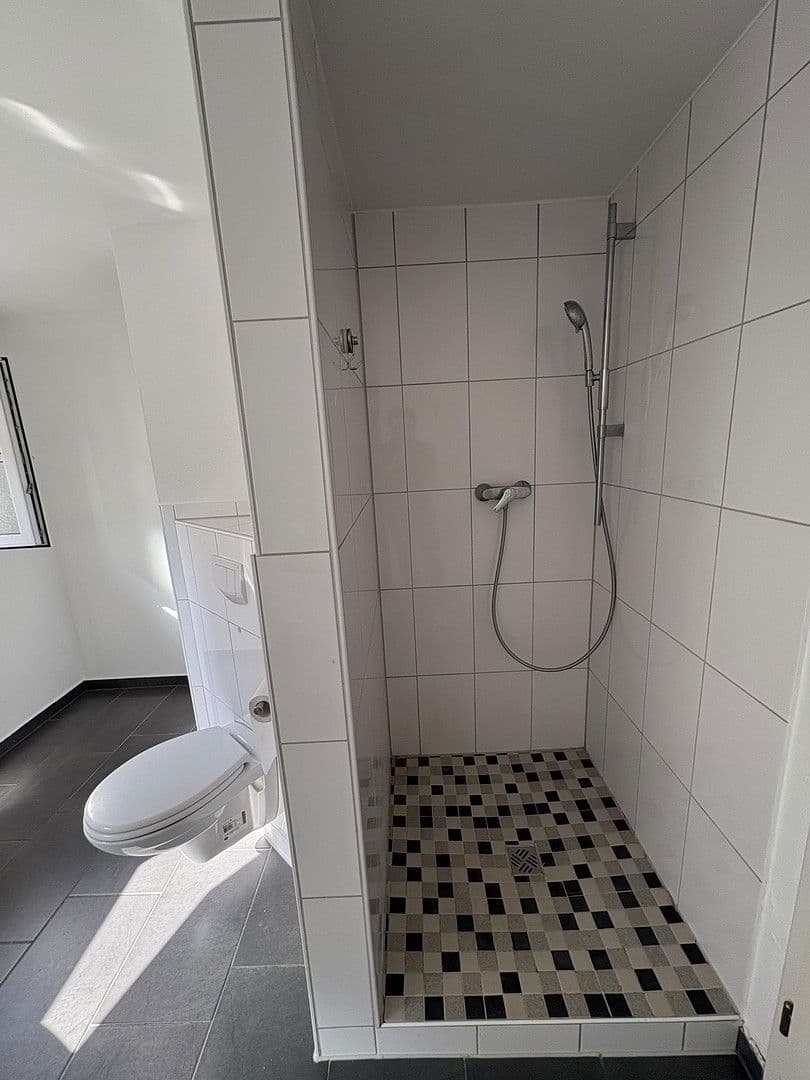 Prenájom domu 175 m², pozemek 500 m², Gundelsheim, Bavorsko Prenájom domu 175 m², pozemek 500 m², Gundelsheim, Bavorsko