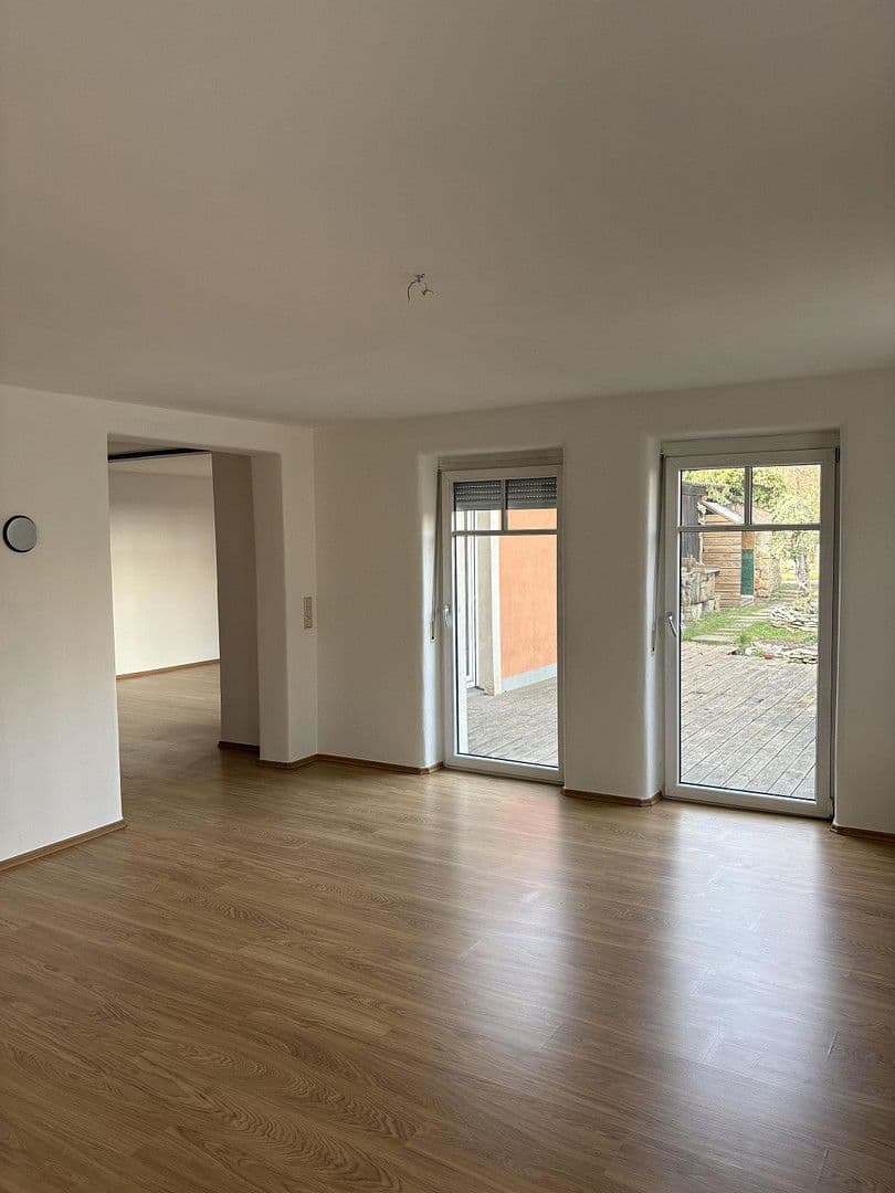 Prenájom domu 175 m², pozemek 500 m², Gundelsheim, Bavorsko Prenájom domu 175 m², pozemek 500 m², Gundelsheim, Bavorsko