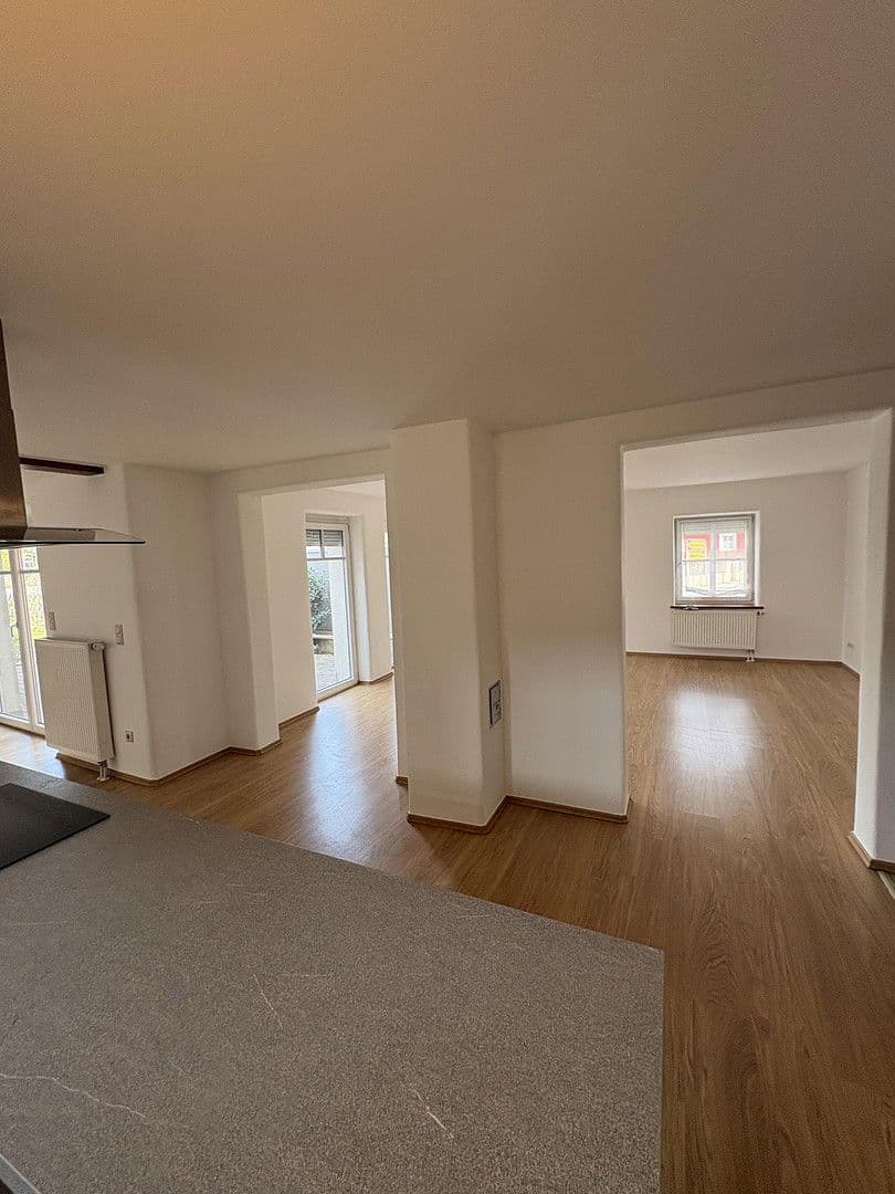 Prenájom domu 175 m², pozemek 500 m², Gundelsheim, Bavorsko Prenájom domu 175 m², pozemek 500 m², Gundelsheim, Bavorsko