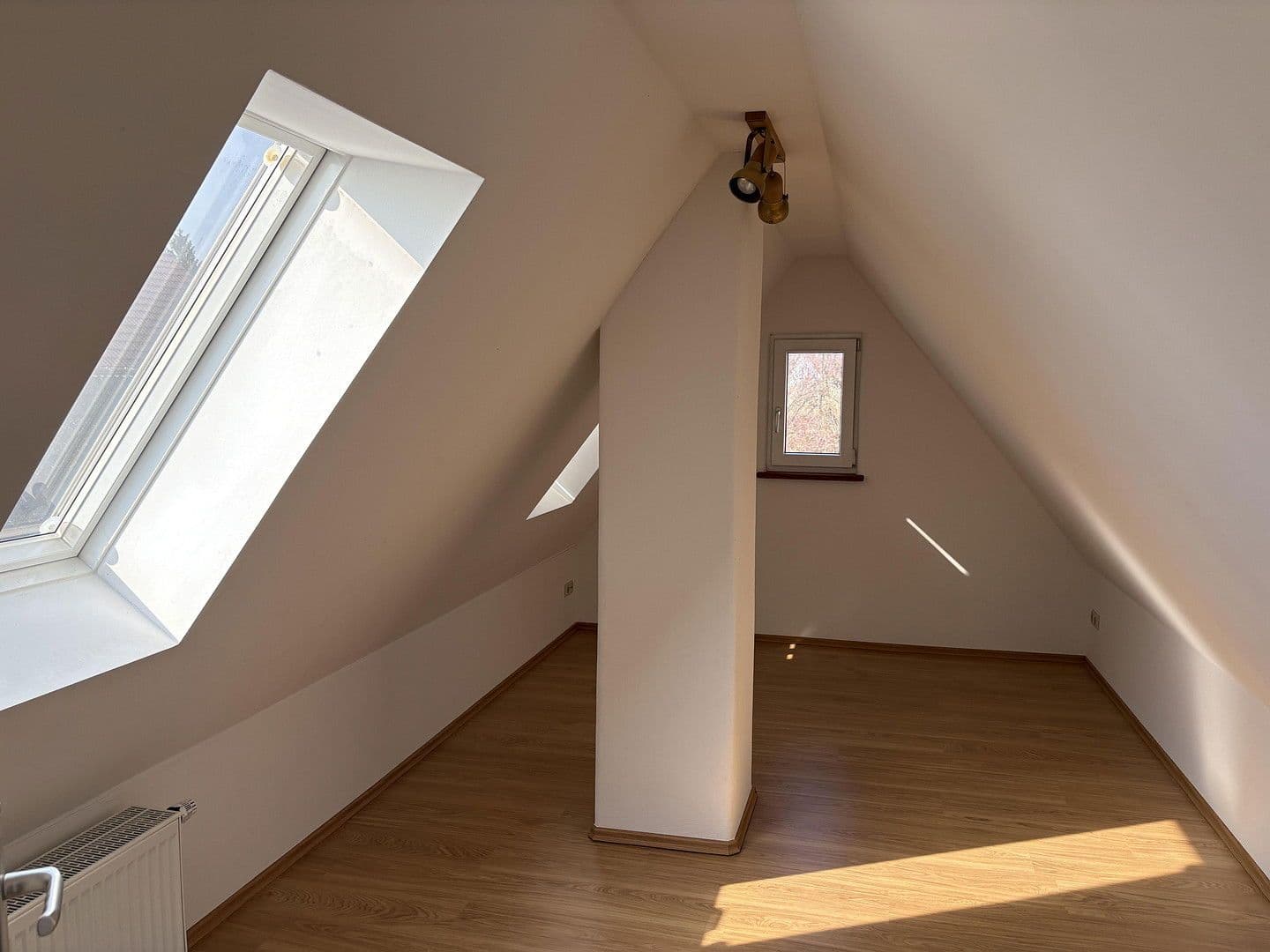 Prenájom domu 175 m², pozemek 500 m², Gundelsheim, Bavorsko Prenájom domu 175 m², pozemek 500 m², Gundelsheim, Bavorsko