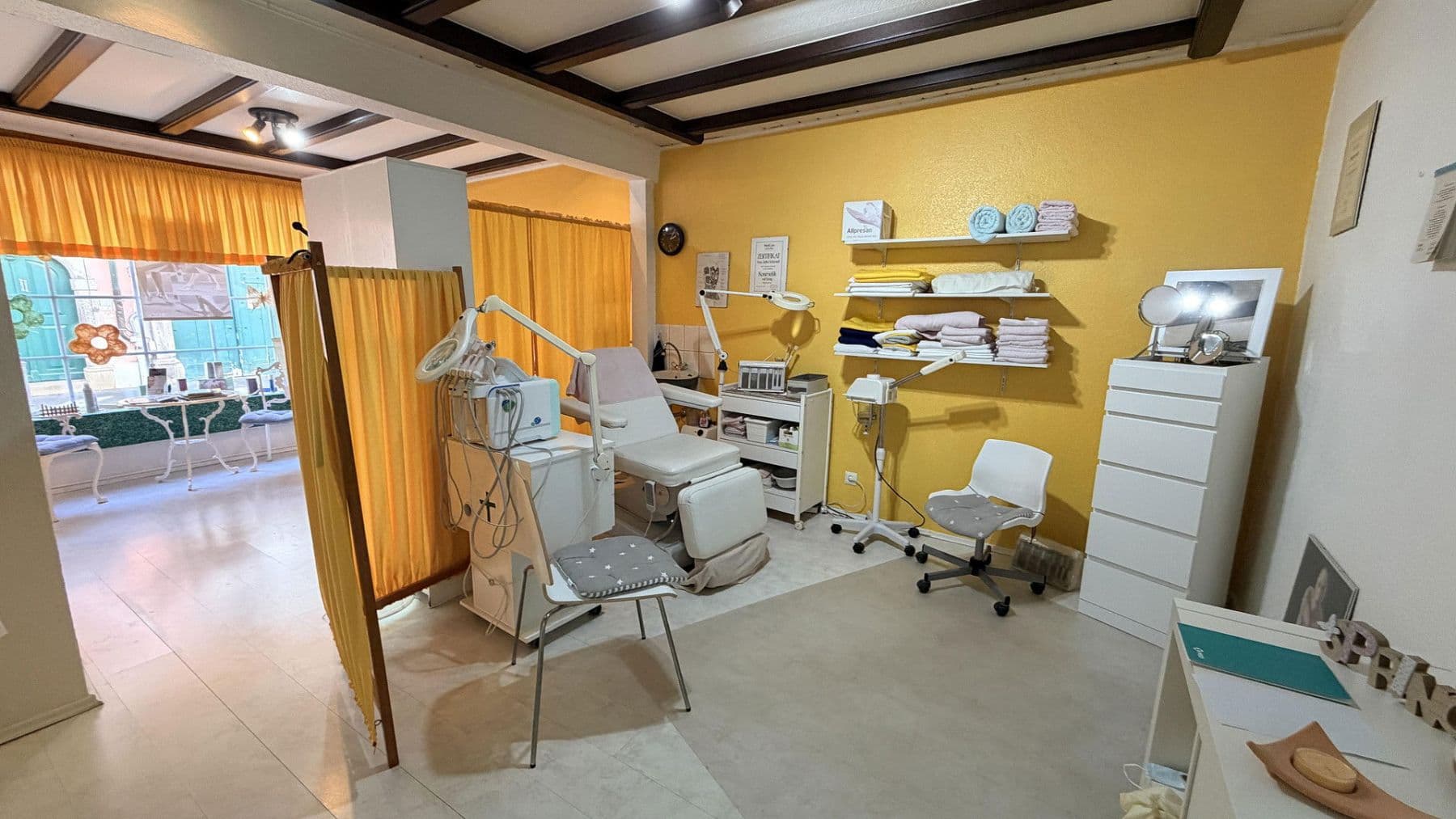 Prenájom nebytového priestoru 44 m², Haupstr. 439, Königswinter, Severné Porýnie - Westfálsko Prenájom nebytového priestoru 44 m², Haupstr. 439, Königswinter, Severné Porýnie - Westfálsko