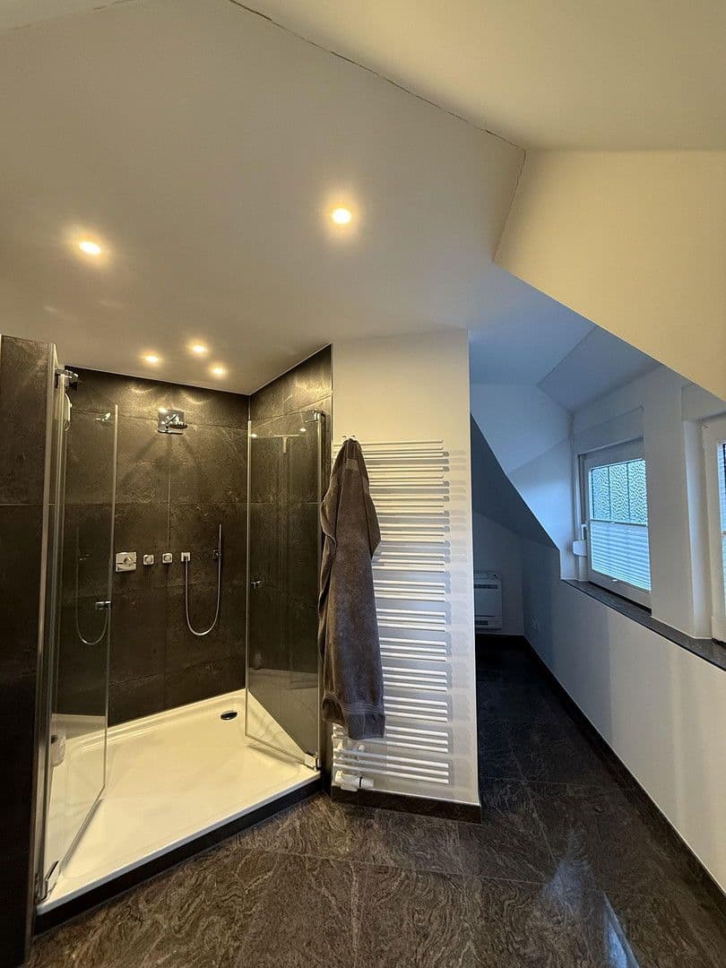 Predaj domu 170 m², pozemek 600 m², Gehrden, Dolné Sasko Predaj domu 170 m², pozemek 600 m², Gehrden, Dolné Sasko