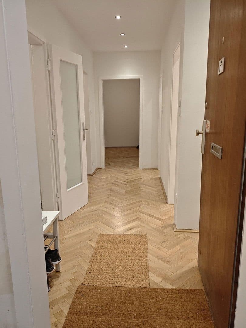 Prenájom bytu 2-izbový 44 m², Wien, Viedeň Prenájom bytu 2-izbový 44 m², Wien, Viedeň