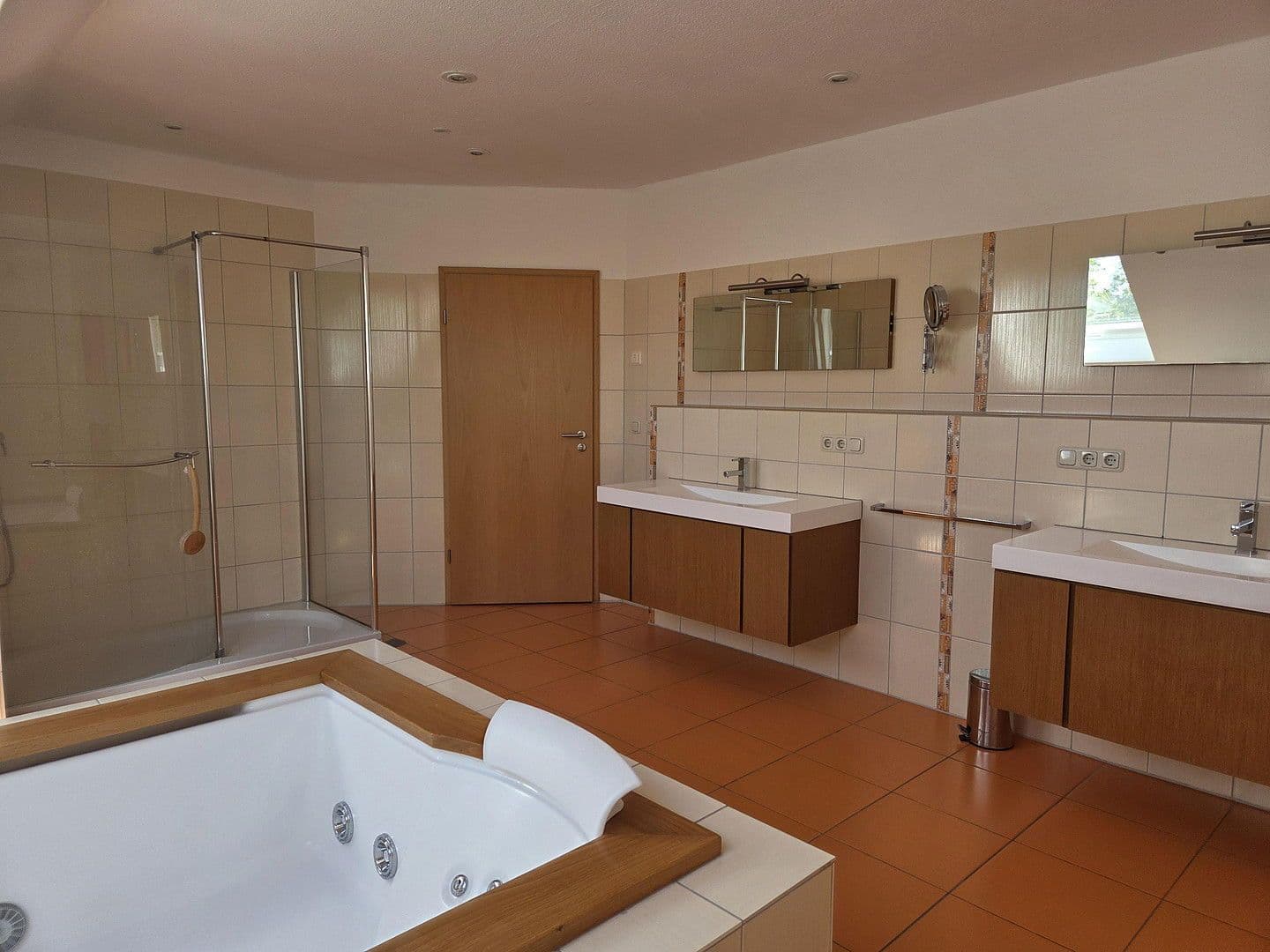 Predaj domu 450 m², pozemek 1.342 m², Winsen (Aller), Dolné Sasko Predaj domu 450 m², pozemek 1.342 m², Winsen (Aller), Dolné Sasko