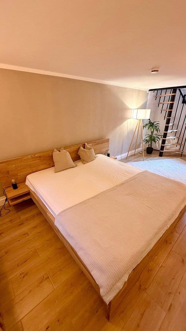 Prenájom bytu 2-izbový 60 m², Köln, Severné Porýnie - Westfálsko Prenájom bytu 2-izbový 60 m², Köln, Severné Porýnie - Westfálsko