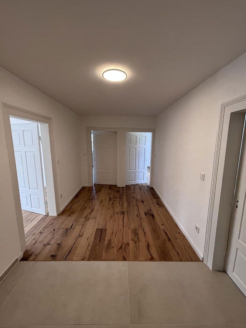 Prenájom bytu 3-izbový 105 m², Lorch, Bádensko-Wurttembersko Prenájom bytu 3-izbový 105 m², Lorch, Bádensko-Wurttembersko