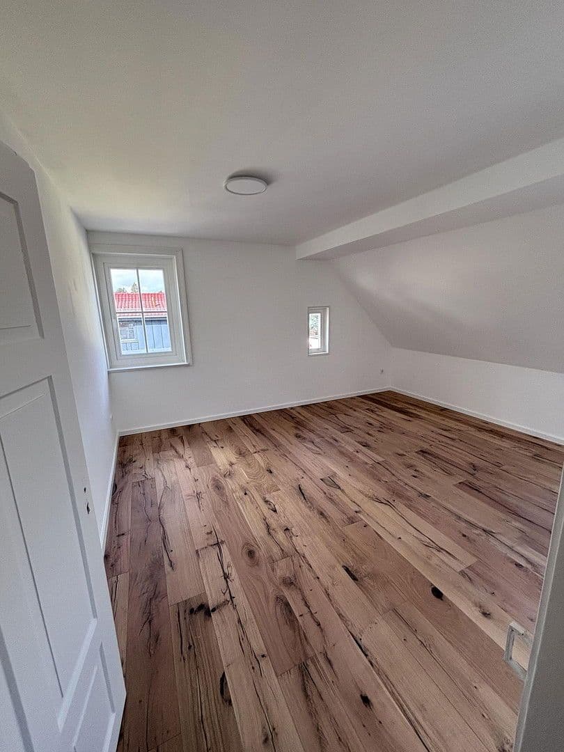 Prenájom bytu 3-izbový 105 m², Lorch, Bádensko-Wurttembersko Prenájom bytu 3-izbový 105 m², Lorch, Bádensko-Wurttembersko