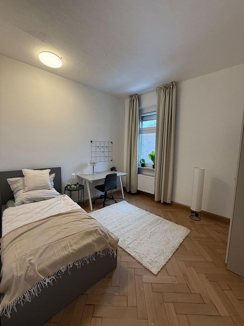 Prenájom bytu 187 m², Pirckheimer Straße 67, Nürnberg, Bavorsko Prenájom bytu 187 m², Pirckheimer Straße 67, Nürnberg, Bavorsko