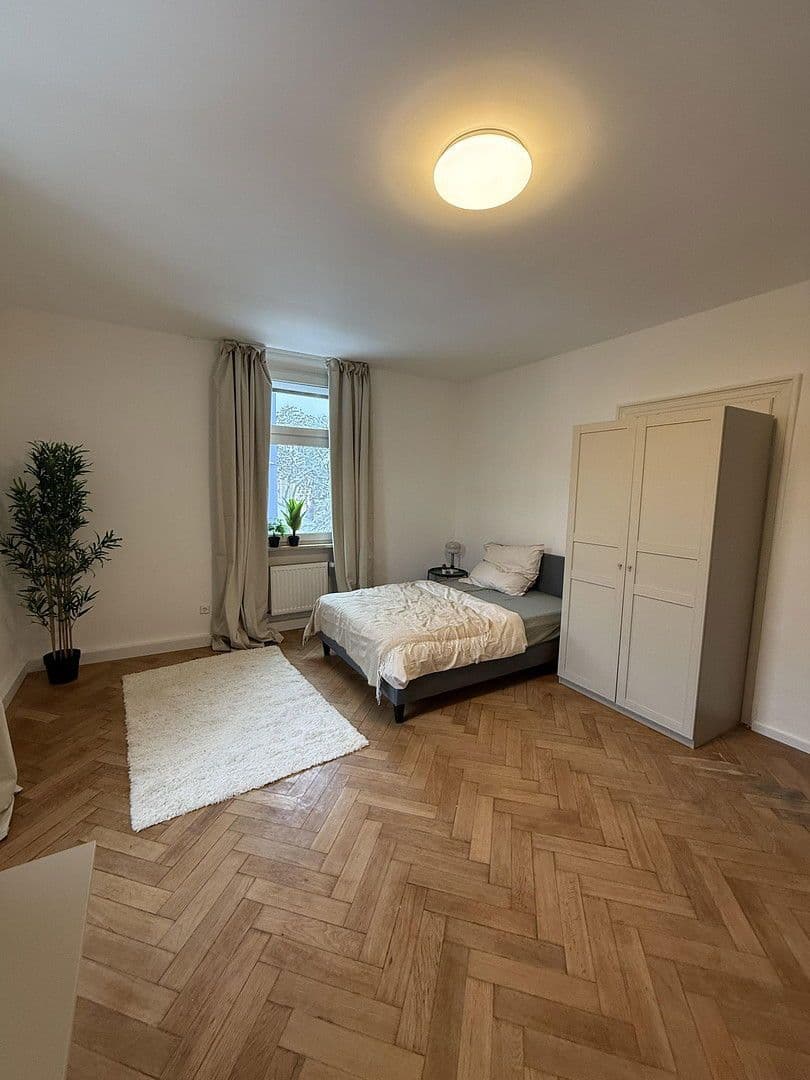 Prenájom bytu 187 m², Pirckheimer Straße 67, Nürnberg, Bavorsko Prenájom bytu 187 m², Pirckheimer Straße 67, Nürnberg, Bavorsko