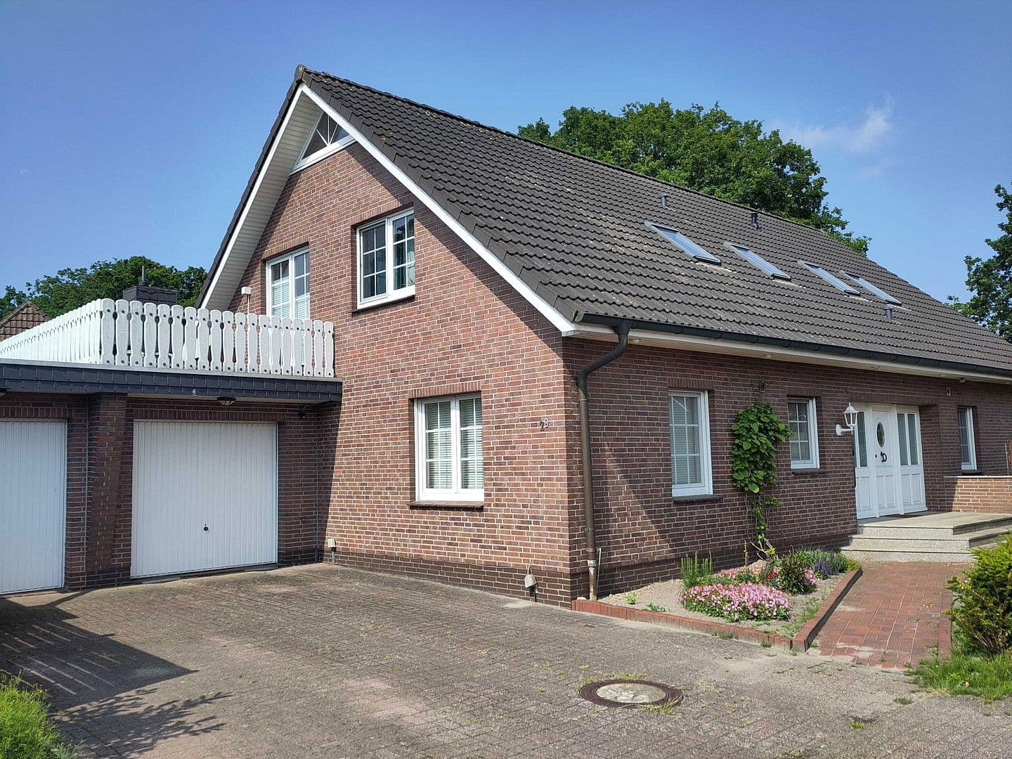 Predaj domu 229 m², pozemek 785 m², Wiefelstede, Dolné Sasko Predaj domu 229 m², pozemek 785 m², Wiefelstede, Dolné Sasko