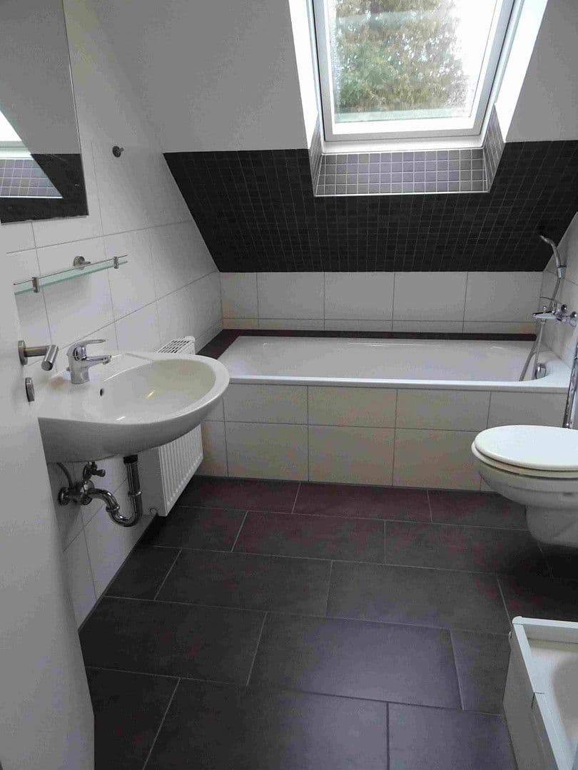 Predaj domu 229 m², pozemek 785 m², Wiefelstede, Dolné Sasko Predaj domu 229 m², pozemek 785 m², Wiefelstede, Dolné Sasko