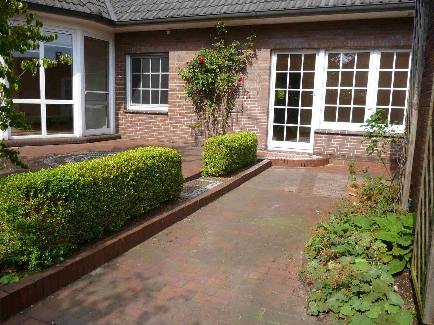 Predaj domu 229 m², pozemek 785 m², Wiefelstede, Dolné Sasko Predaj domu 229 m², pozemek 785 m², Wiefelstede, Dolné Sasko