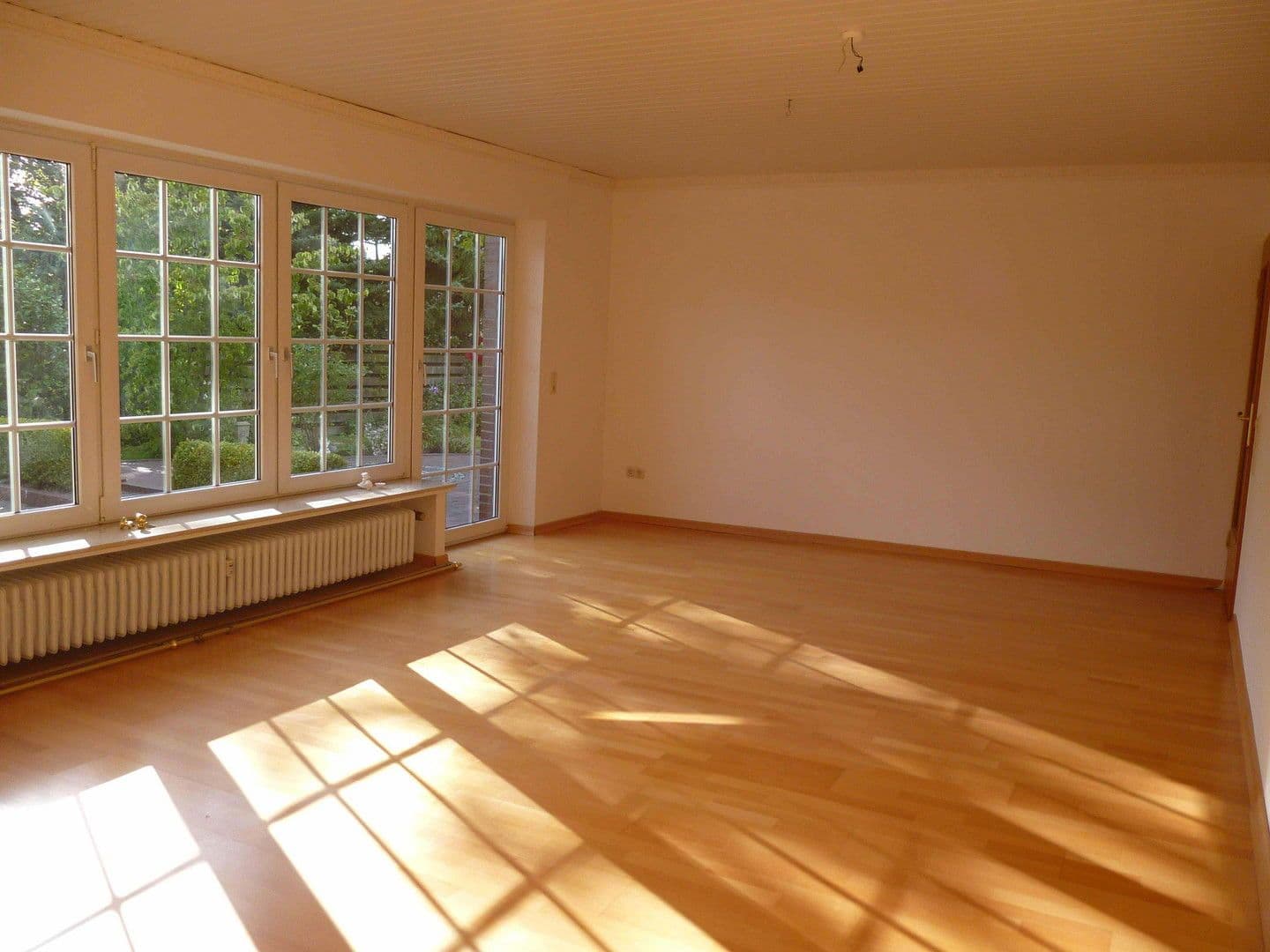 Predaj domu 229 m², pozemek 785 m², Wiefelstede, Dolné Sasko Predaj domu 229 m², pozemek 785 m², Wiefelstede, Dolné Sasko